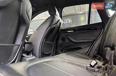 Позашляховик / Кросовер BMW X1 2017 в 