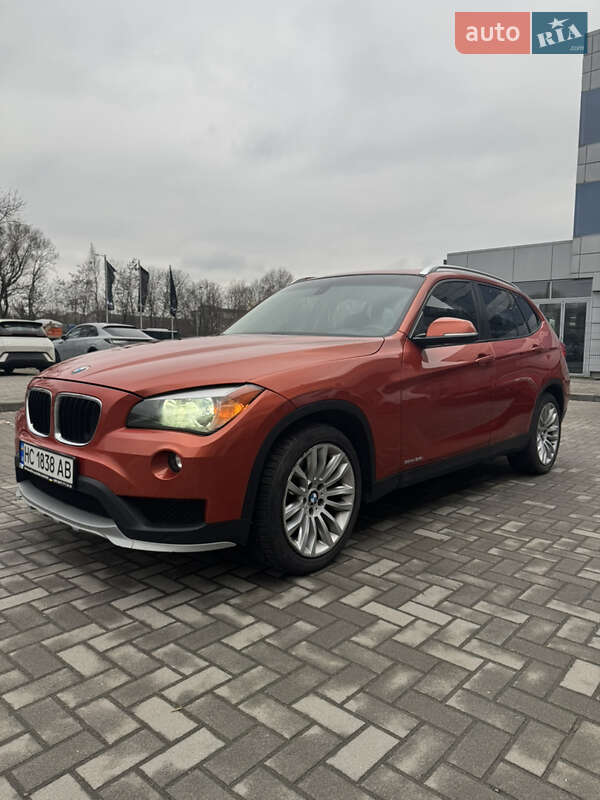 Внедорожник / Кроссовер BMW X1 2015 в 