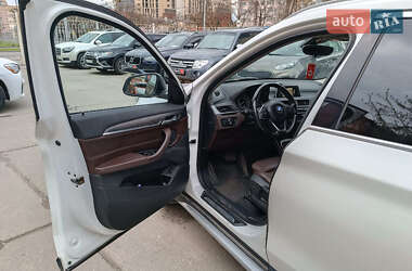Внедорожник / Кроссовер BMW X1 2016 в 
