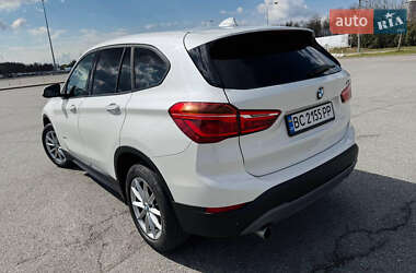Внедорожник / Кроссовер BMW X1 2015 в 