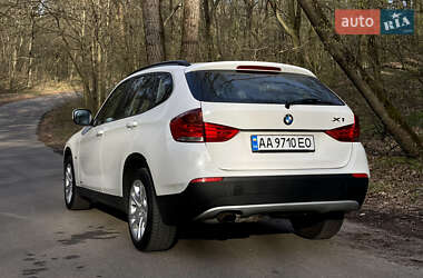 Позашляховик / Кросовер BMW X1 2011 в 
