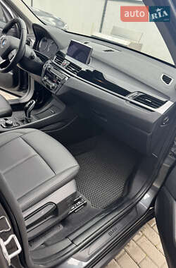 Внедорожник / Кроссовер BMW X1 2022 в 