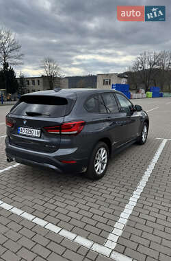 Внедорожник / Кроссовер BMW X1 2022 в 