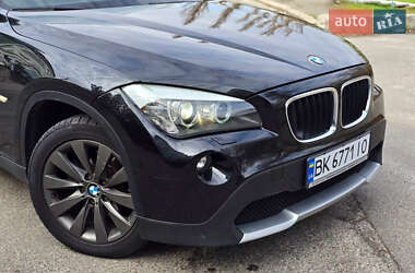 Позашляховик / Кросовер BMW X1 2011 в 
