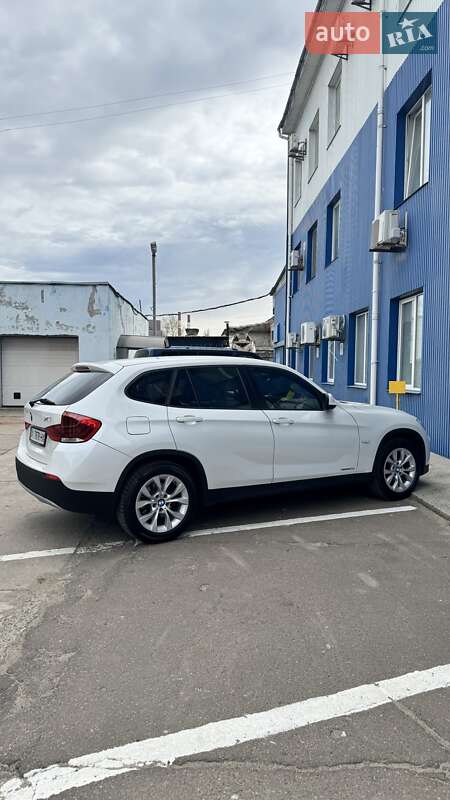 Внедорожник / Кроссовер BMW X1 2012 в Киеве