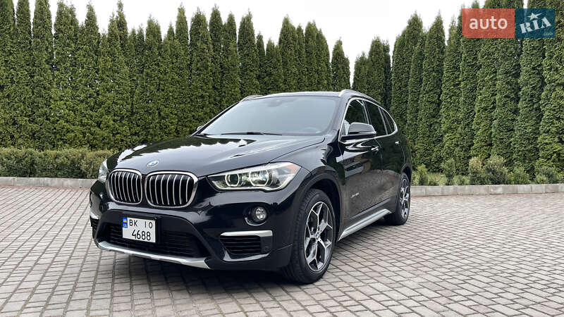 Внедорожник / Кроссовер BMW X1 2016 в 