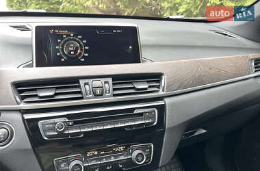 Внедорожник / Кроссовер BMW X1 2016 в 