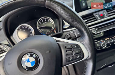 Позашляховик / Кросовер BMW X1 2018 в 
