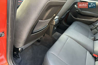 Позашляховик / Кросовер BMW X1 2013 в 