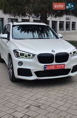 Внедорожник / Кроссовер BMW X1 2016 в 