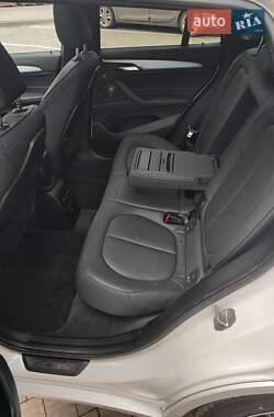 Внедорожник / Кроссовер BMW X1 2016 в 