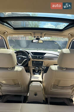 Внедорожник / Кроссовер BMW X1 2013 в 