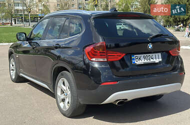 Позашляховик / Кросовер BMW X1 2009 в 
