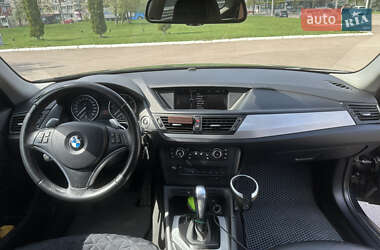 Позашляховик / Кросовер BMW X1 2009 в 