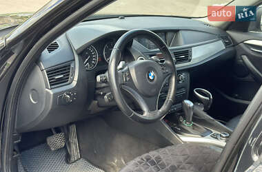 Позашляховик / Кросовер BMW X1 2009 в 
