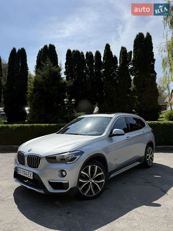 Внедорожник / Кроссовер BMW X1 2015 в 