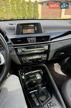 Внедорожник / Кроссовер BMW X1 2015 в 