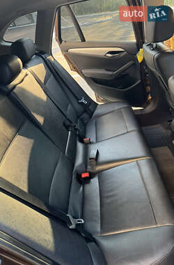 Внедорожник / Кроссовер BMW X1 2011 в 