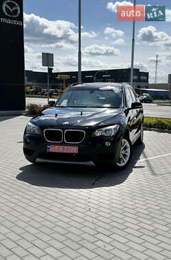 Позашляховик / Кросовер BMW X1 2014 в 