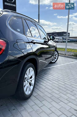 Позашляховик / Кросовер BMW X1 2014 в 