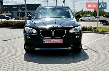 Позашляховик / Кросовер BMW X1 2014 в 