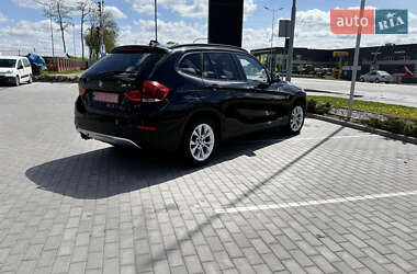 Позашляховик / Кросовер BMW X1 2014 в 