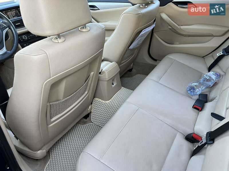 Позашляховик / Кросовер BMW X1 2013 в Чернівцях