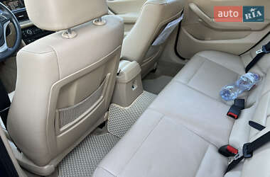 Позашляховик / Кросовер BMW X1 2013 в 
