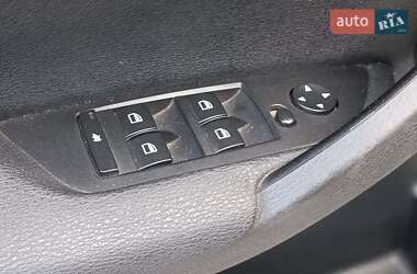 Позашляховик / Кросовер BMW X1 2010 в 