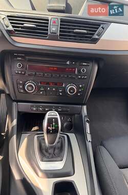 Позашляховик / Кросовер BMW X1 2015 в 