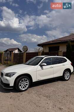 Позашляховик / Кросовер BMW X1 2015 в 