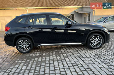 Позашляховик / Кросовер BMW X1 2011 в 