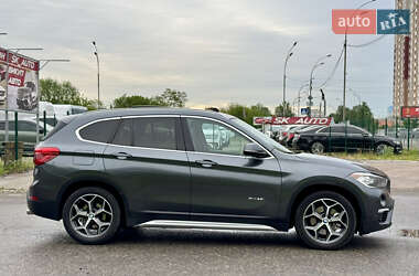 Внедорожник / Кроссовер BMW X1 2015 в 