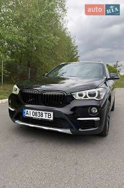 Позашляховик / Кросовер BMW X1 2016 в 