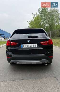 Позашляховик / Кросовер BMW X1 2016 в 