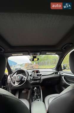 Позашляховик / Кросовер BMW X1 2016 в 