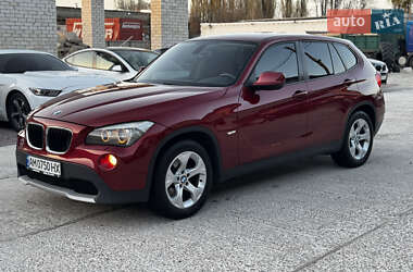 Позашляховик / Кросовер BMW X1 2010 в 