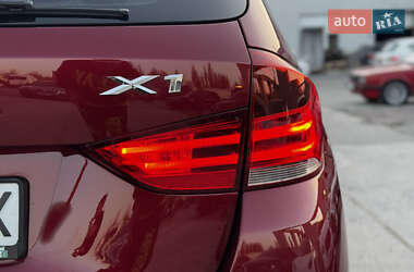 Позашляховик / Кросовер BMW X1 2010 в 