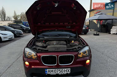 Позашляховик / Кросовер BMW X1 2010 в 