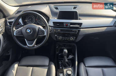 Позашляховик / Кросовер BMW X1 2018 в 