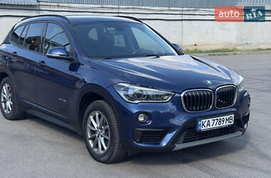 Позашляховик / Кросовер BMW X1 2018 в 