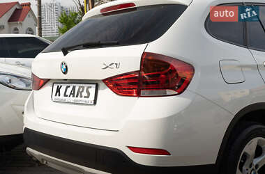 Позашляховик / Кросовер BMW X1 2013 в 