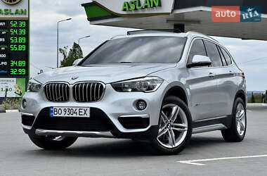 Внедорожник / Кроссовер BMW X1 2015 в 