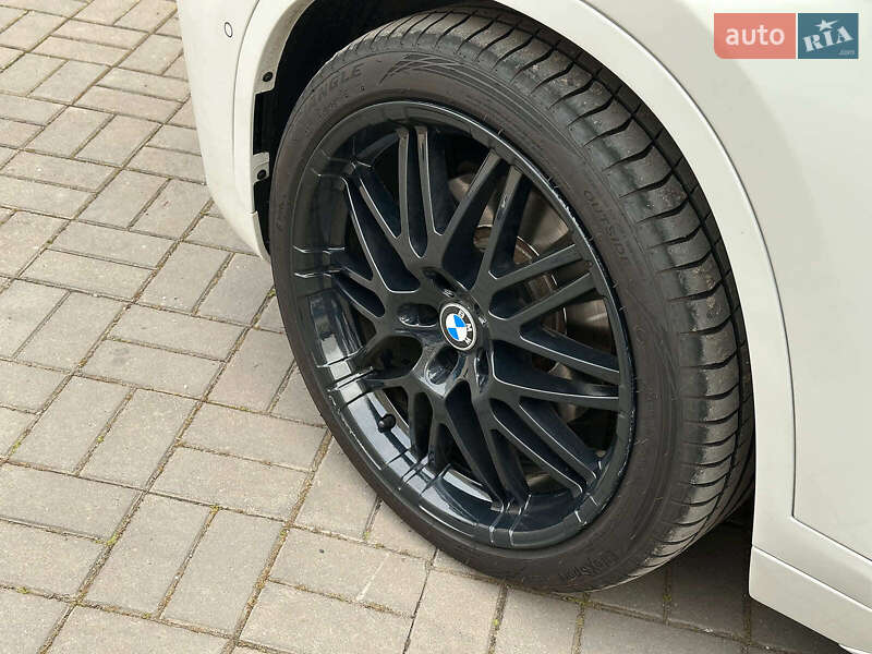 Внедорожник / Кроссовер BMW X1 2015 в Одессе