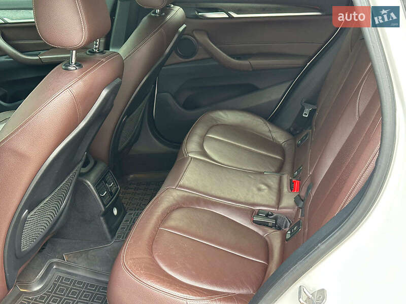 Внедорожник / Кроссовер BMW X1 2015 в Одессе