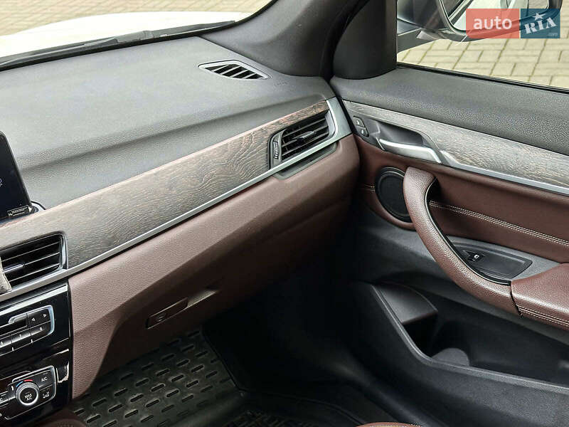 Внедорожник / Кроссовер BMW X1 2015 в Одессе