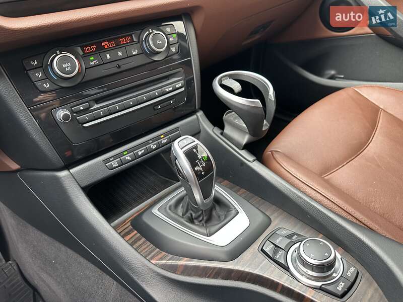 Позашляховик / Кросовер BMW X1 2014 в Києві