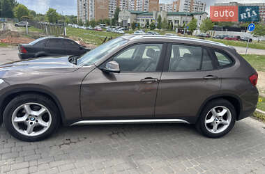 Позашляховик / Кросовер BMW X1 2013 в 