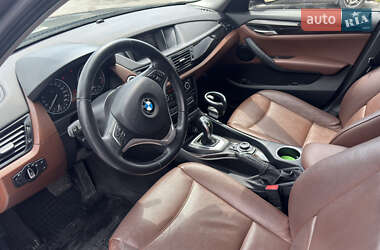 Позашляховик / Кросовер BMW X1 2013 в 