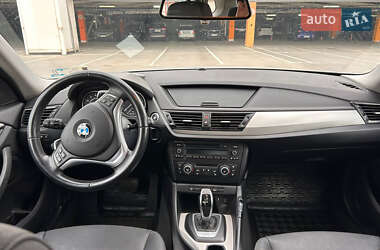 Позашляховик / Кросовер BMW X1 2013 в 